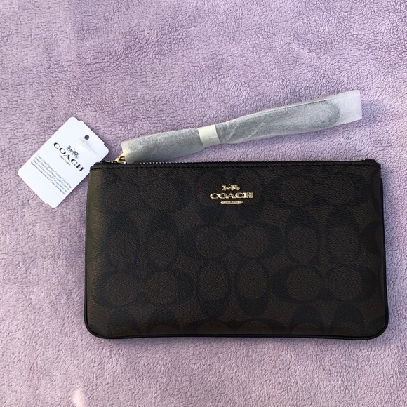 Coach Handbags - Coach wristlet